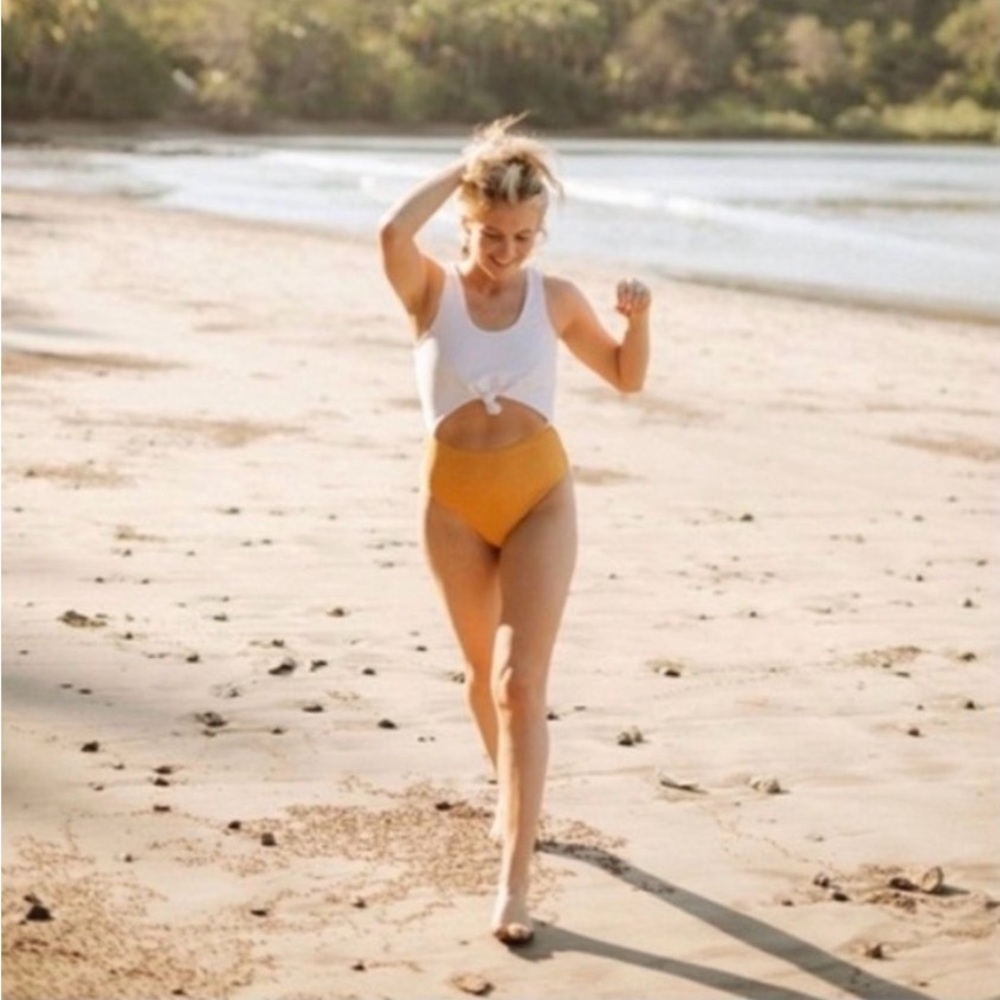 Albion Emma one piece swim - white and marigold - size small EUC excellent cond